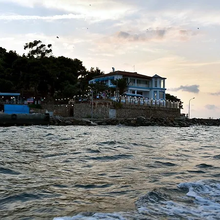 Pyrgos Hotel Burgazada