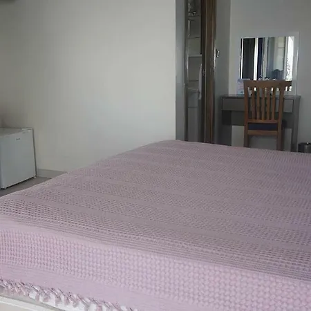 Pyrgos Hotel Burgazada