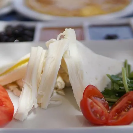 Pyrgos Hotel Burgazada