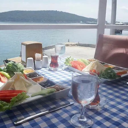 Pyrgos Hotel Burgazada